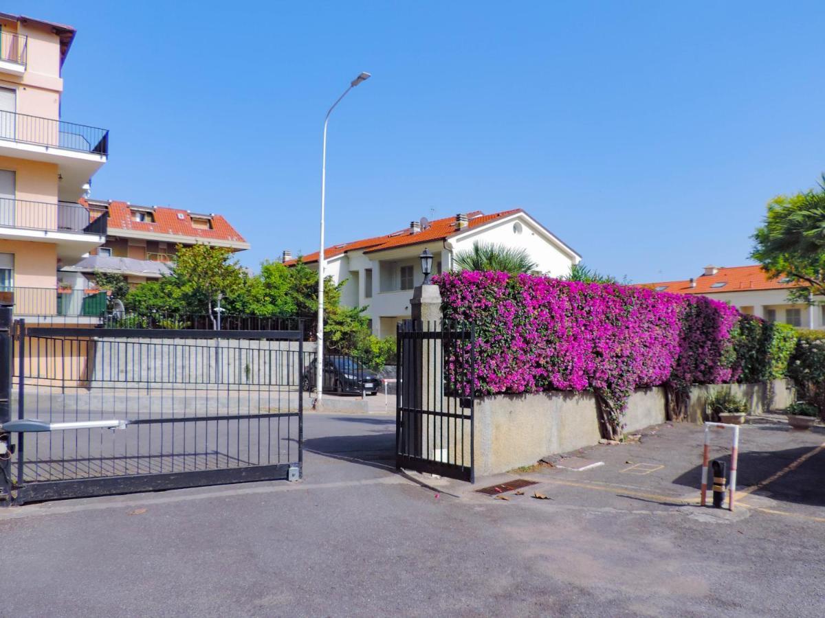 H11 Terrazzo Al Mare - Riva Ligure - Spiagge Διαμέρισμα Εξωτερικό φωτογραφία